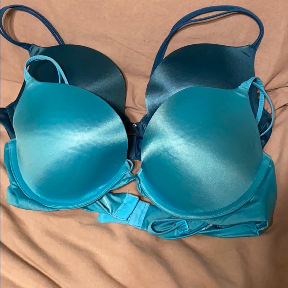 Lot of 2 very sexy Victoria’s Secret push ups 36c